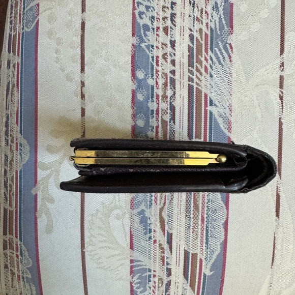 🍁SOLD🍁Louis Vuitton Damier Wallet - Picture 4 of 16